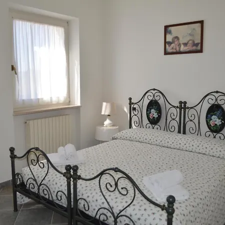 Fonte D'olio Conero Relais سيرولو